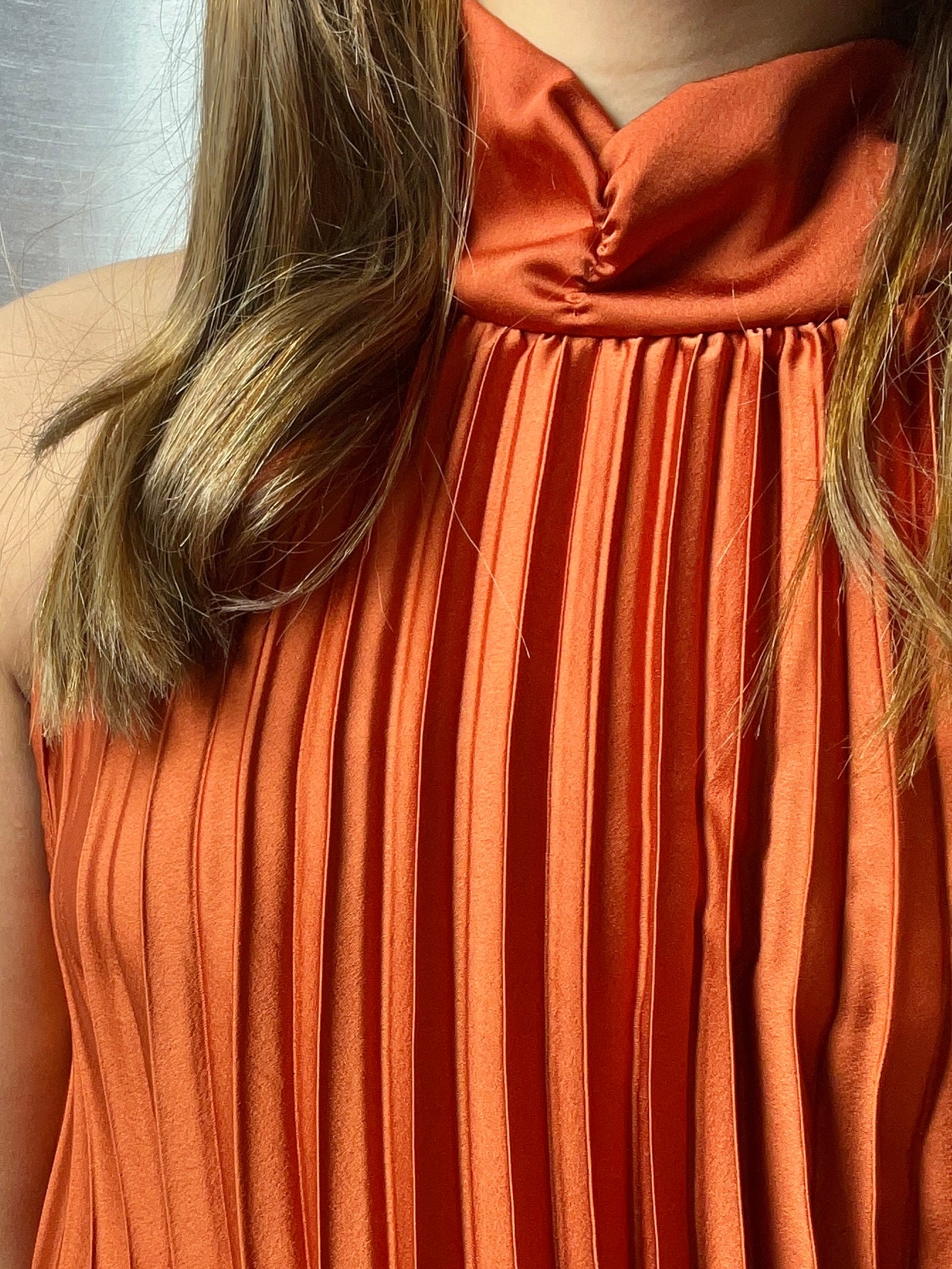 Robe longue plissée sans manches orange